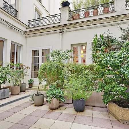 Apartment Spacious Vintage Duplex Flat - Gare Du Nord Paris