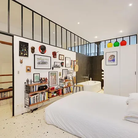 Spacious Vintage Duplex Flat - Gare Du Nord Apartment Paris